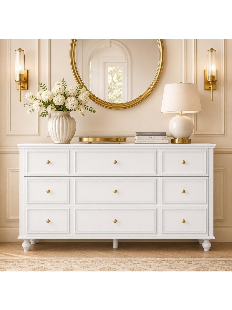 Comoda Blanca con Nueve Cajones y Diseno Elegante para Guardar Objetos en Diferentes Habitaciones